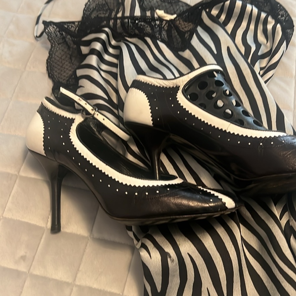 SHOES…Peep toe heels 🥳